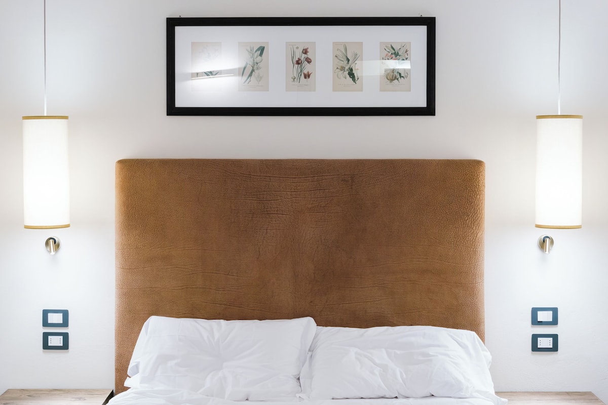 Triple Room, Mobility Accessible | Premium bedding, in-room safe, desk, laptop workspace