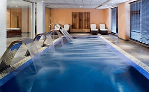 Couples treatment room(s), sauna, hot tub, steam room