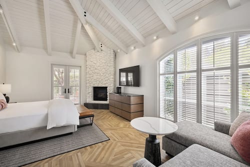 Habitación Deluxe, 1 cama King size | Sábanas italianas Frette, ropa de cama hipoalergénica y edredón