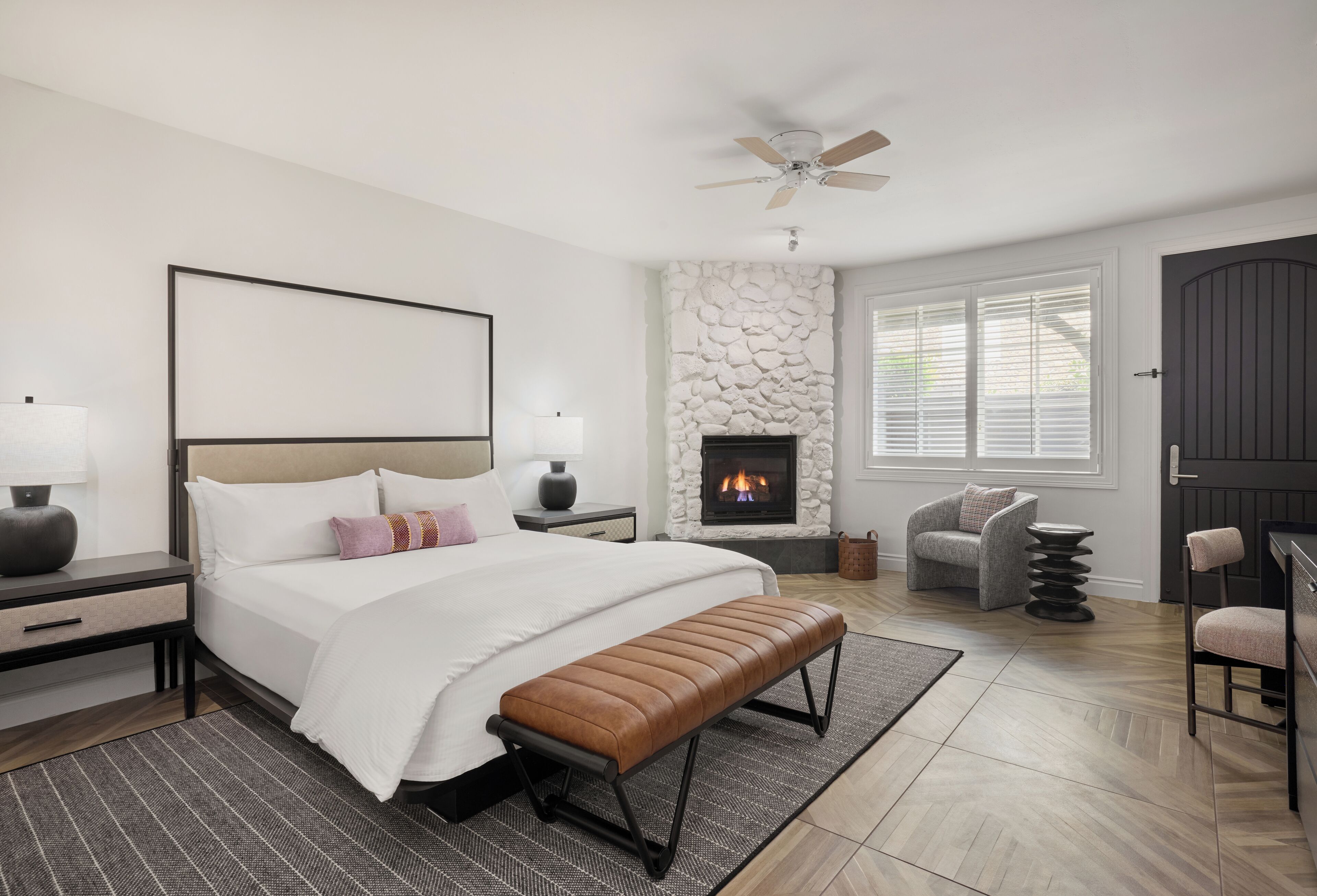 Standard Room, 1 King Bed | Frette Italian sheets, hypo-allergenic bedding, down comforters