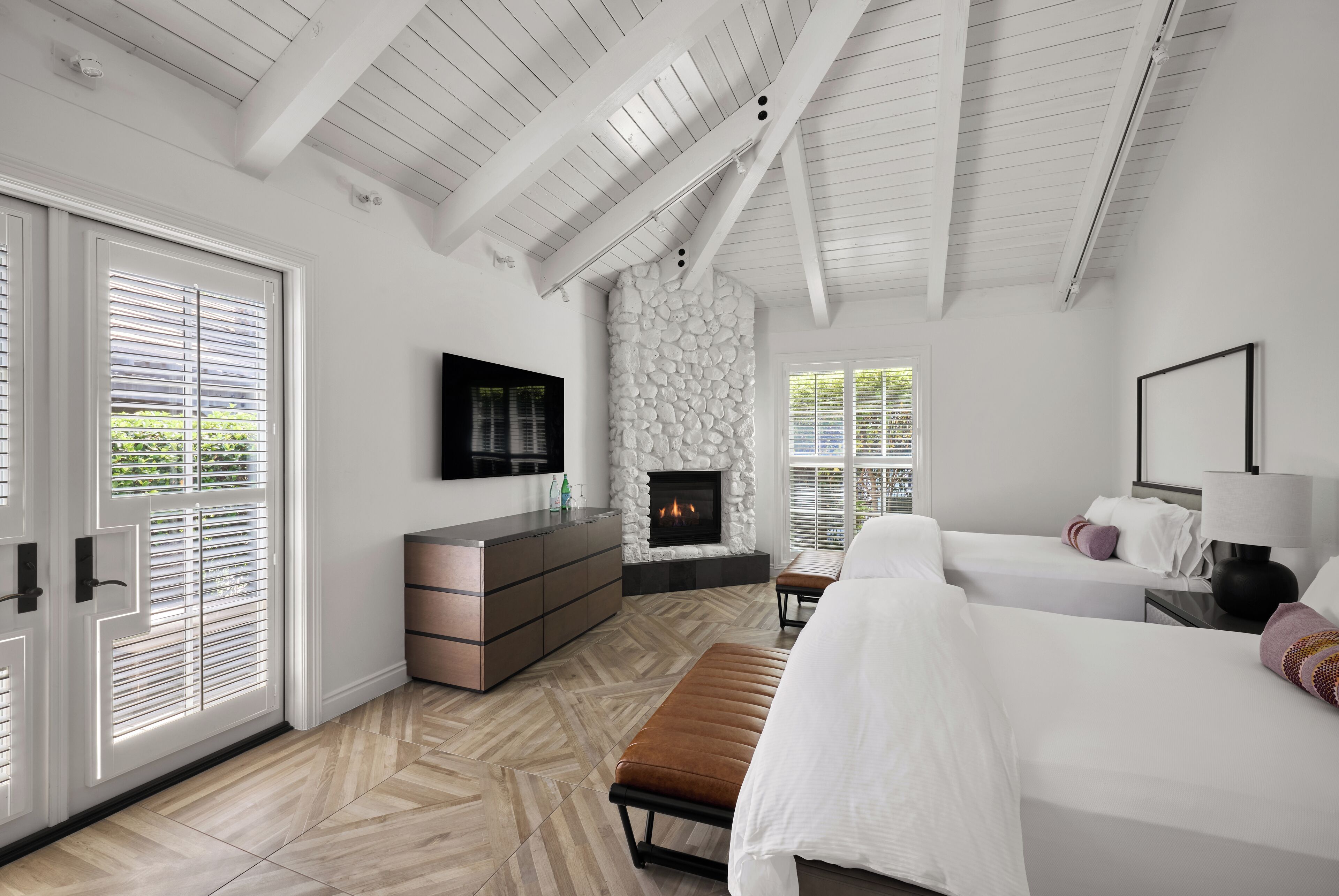 Deluxe Room, 2 Queen Beds | Frette Italian sheets, hypo-allergenic bedding, down comforters