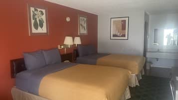 Chambre Standard, 2 lits doubles, fumeur | Accès au Wi-Fi (inclus), réveille-matin, literie fournie
