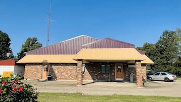 Vista frontal de la propiedad