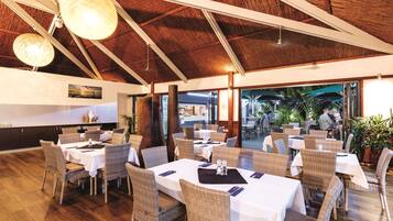 S'hi serveixen esmorzars i sopars