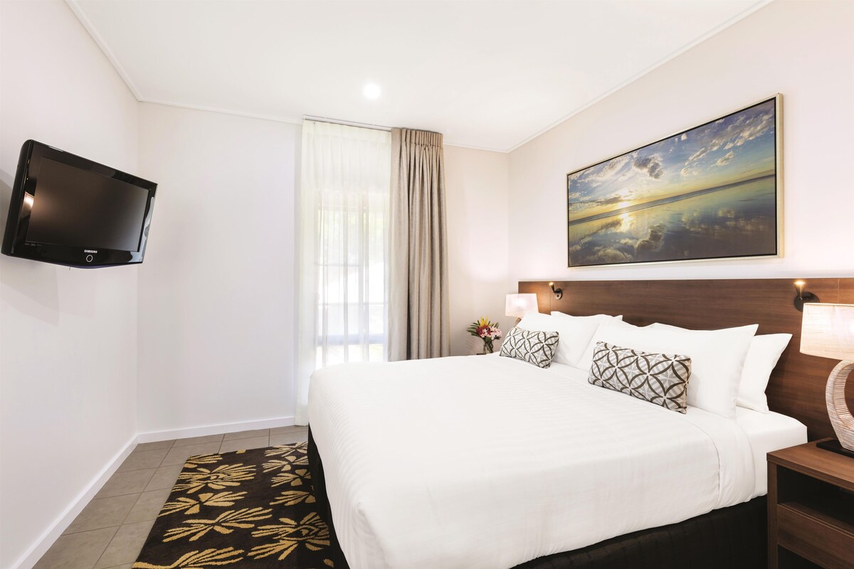 In-room safe, blackout drapes, iron/ironing board, WiFi (surcharge)