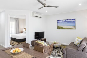 Room - Oaks Cable Beach Resort (Cable Beach)