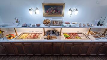 Free daily buffet breakfast