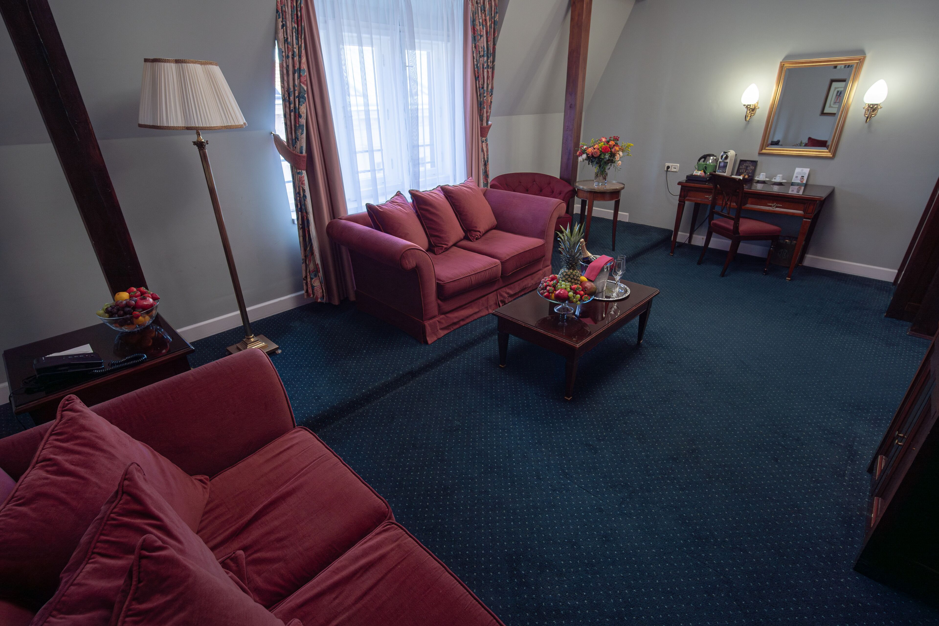 suite | living area | 24-inch lcd tv with satellite channels, tv