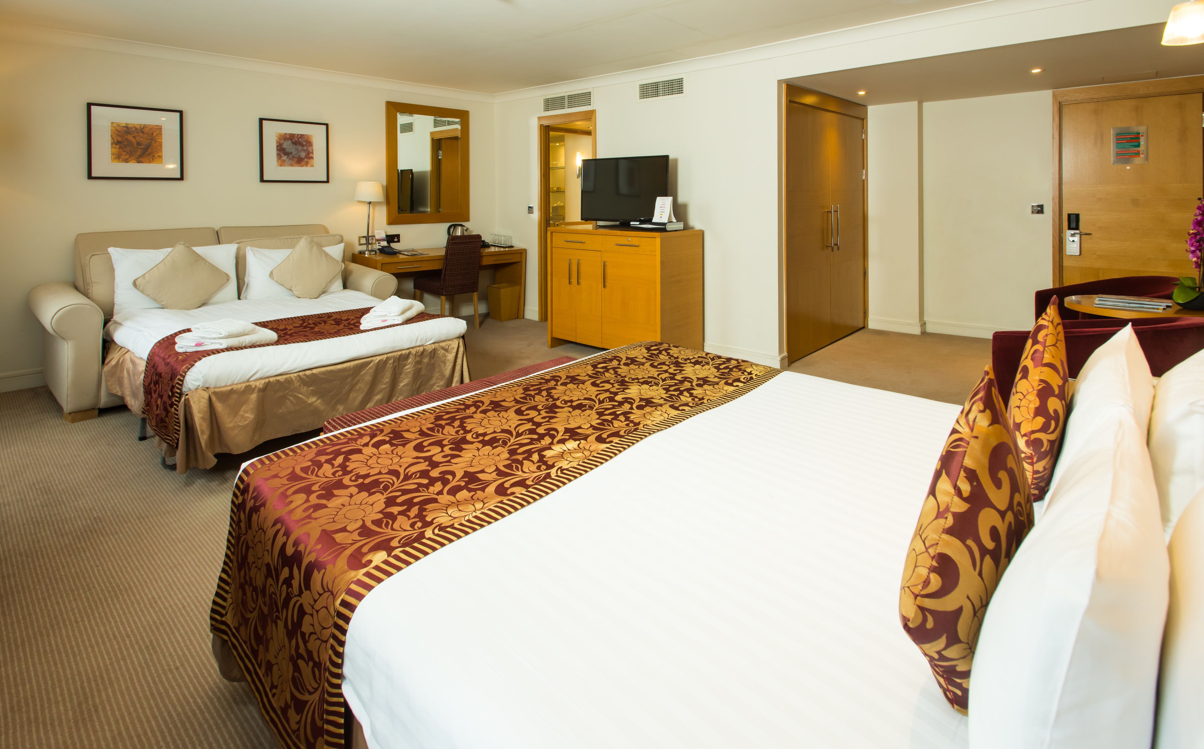 family suite | minibar, in-room safe, desk, blackout curtains