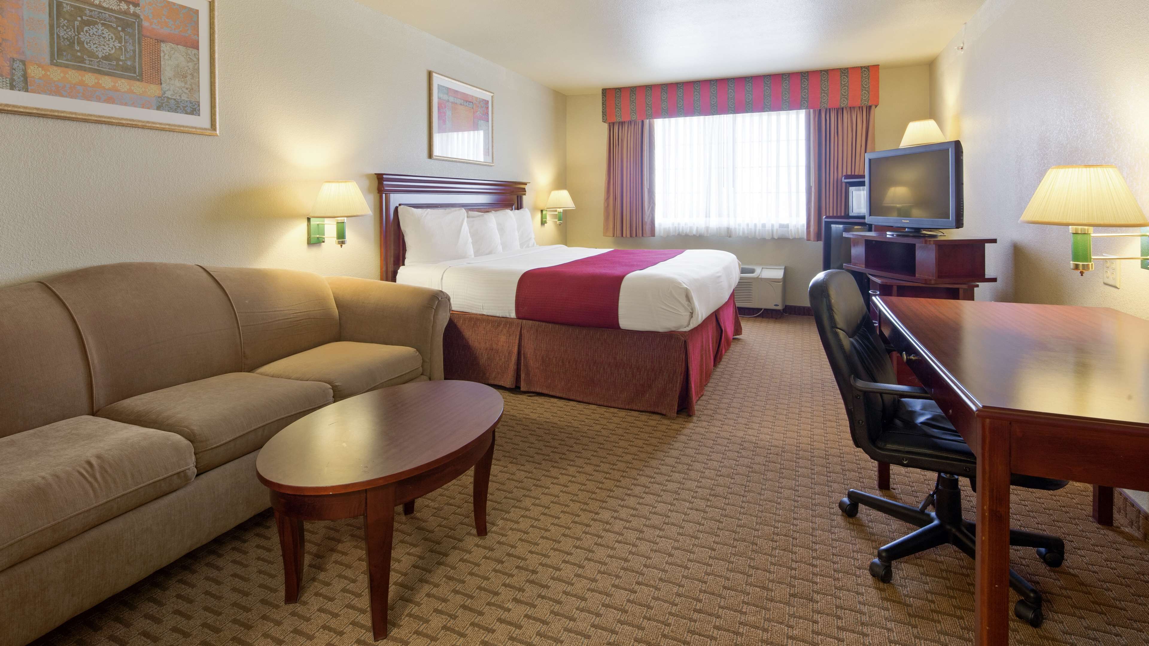 Caja de seguridad en la habitación y escritorio 