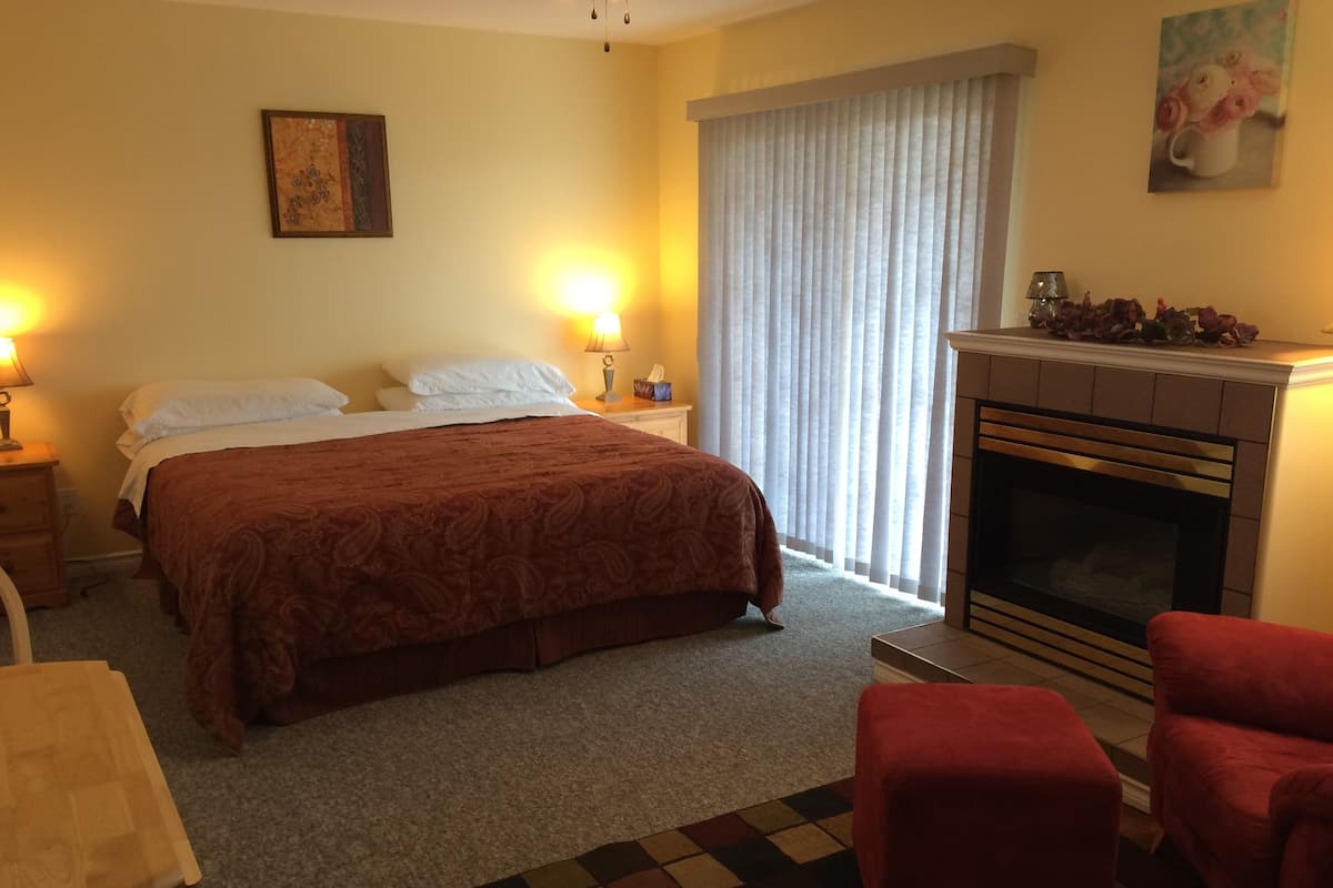 Family Suite, 2 Bedrooms, Balcony, Lake View | Egyptian cotton sheets, premium bedding, pillowtop beds, desk