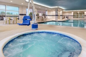 Indoor pool - Hilton Garden Inn Buffalo Airport (Buffalo)