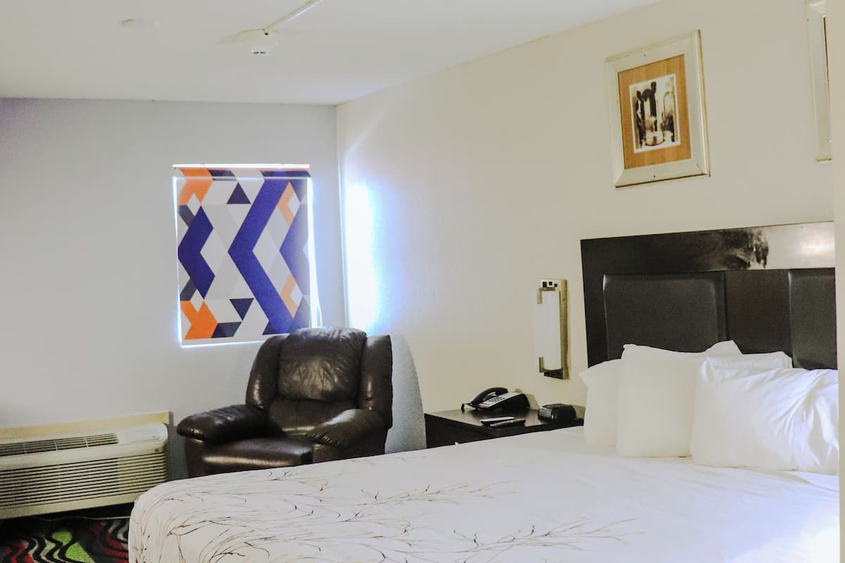 Desk, soundproofing, iron/ironing board, rollaway beds