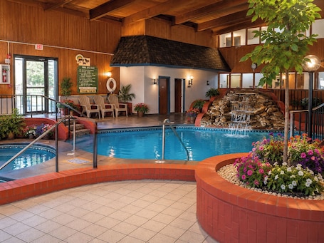 Indoor pool. Apple Tree Inn and Suites