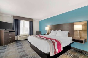 Suite, 1 King Bed, Corner (Dining Table) | Iron/ironing board, free cribs/infant beds, rollaway beds, free WiFi