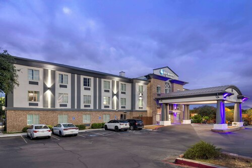 Best Western Medical Center North Inn & Suites Near Six Flags