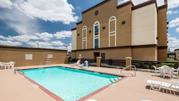 Seasonal outdoor pool