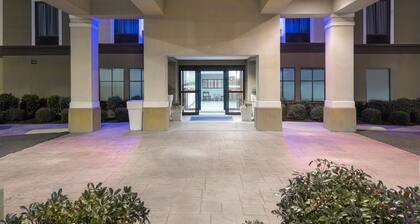 Holiday Inn Express & Suites Grenada by IHG