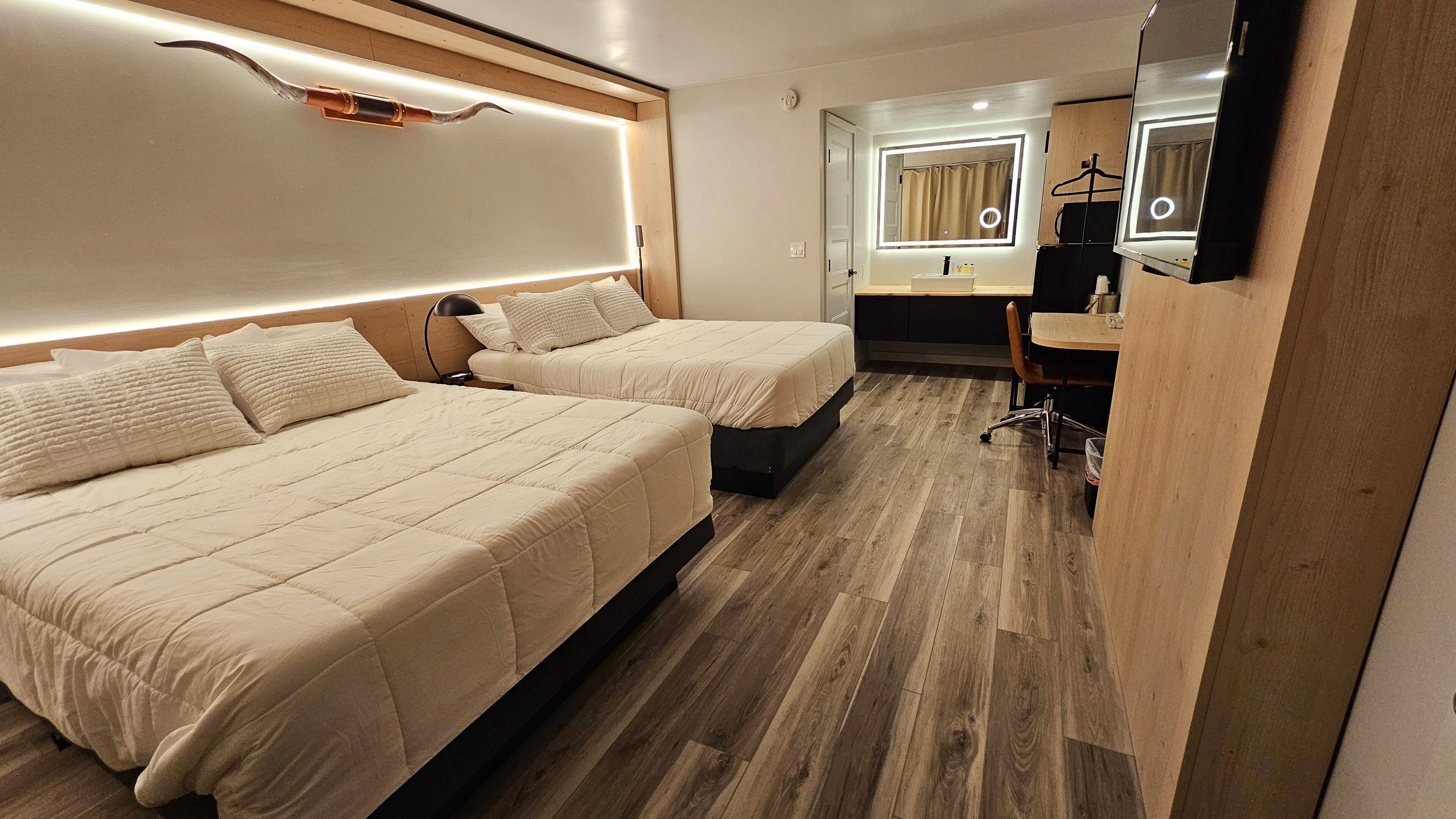 Rom, 2 queensize-senger, ikke-røyk | Individuelt dekorert, individuelt innredet og skrivebord