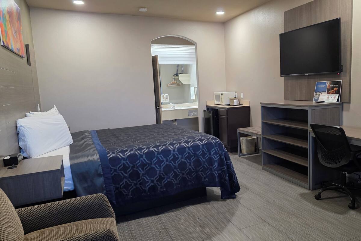 Standard Room, 1 King Bed, Smoking