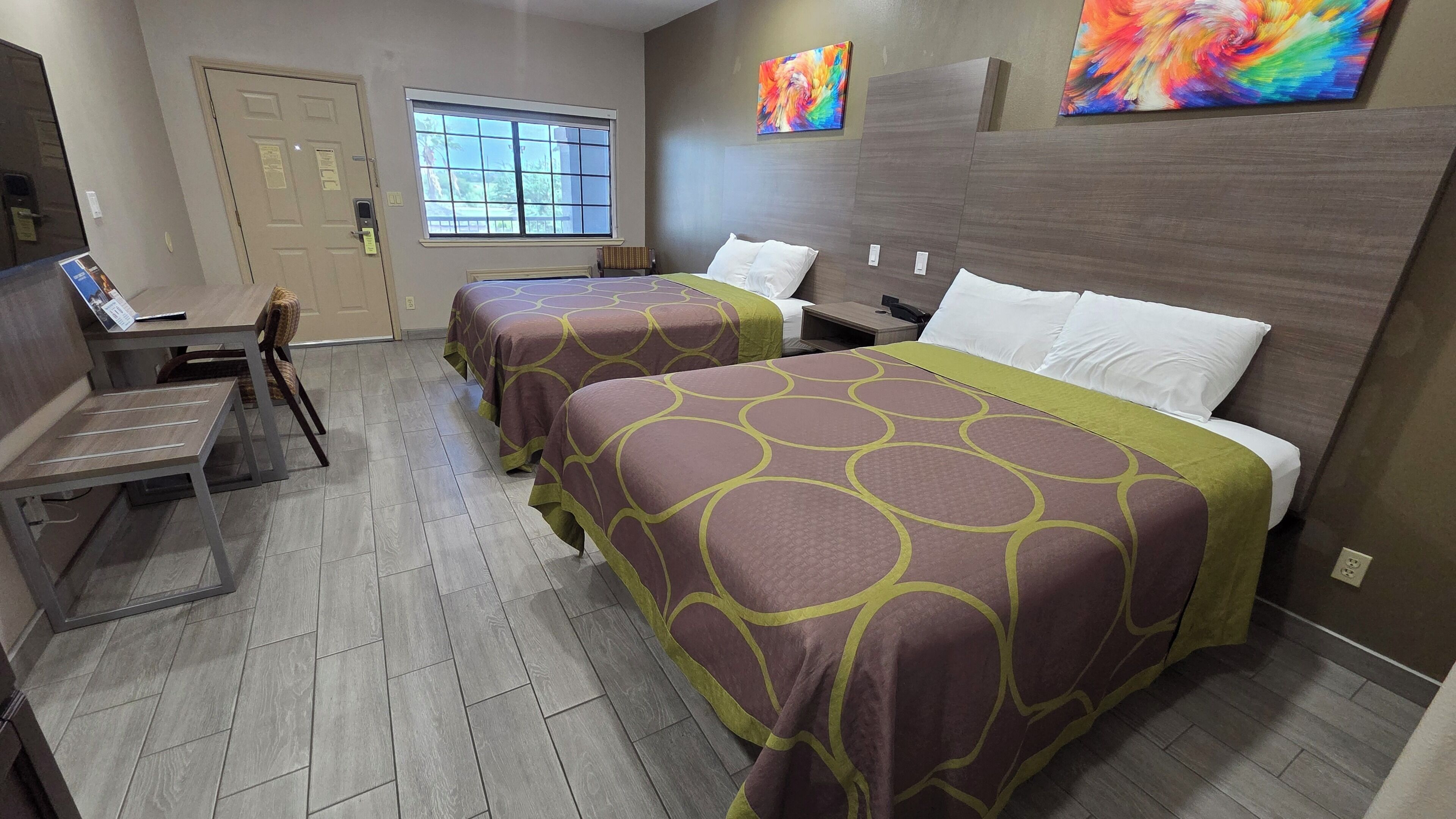 Chambre Standard, 2 grands lits, fumeur