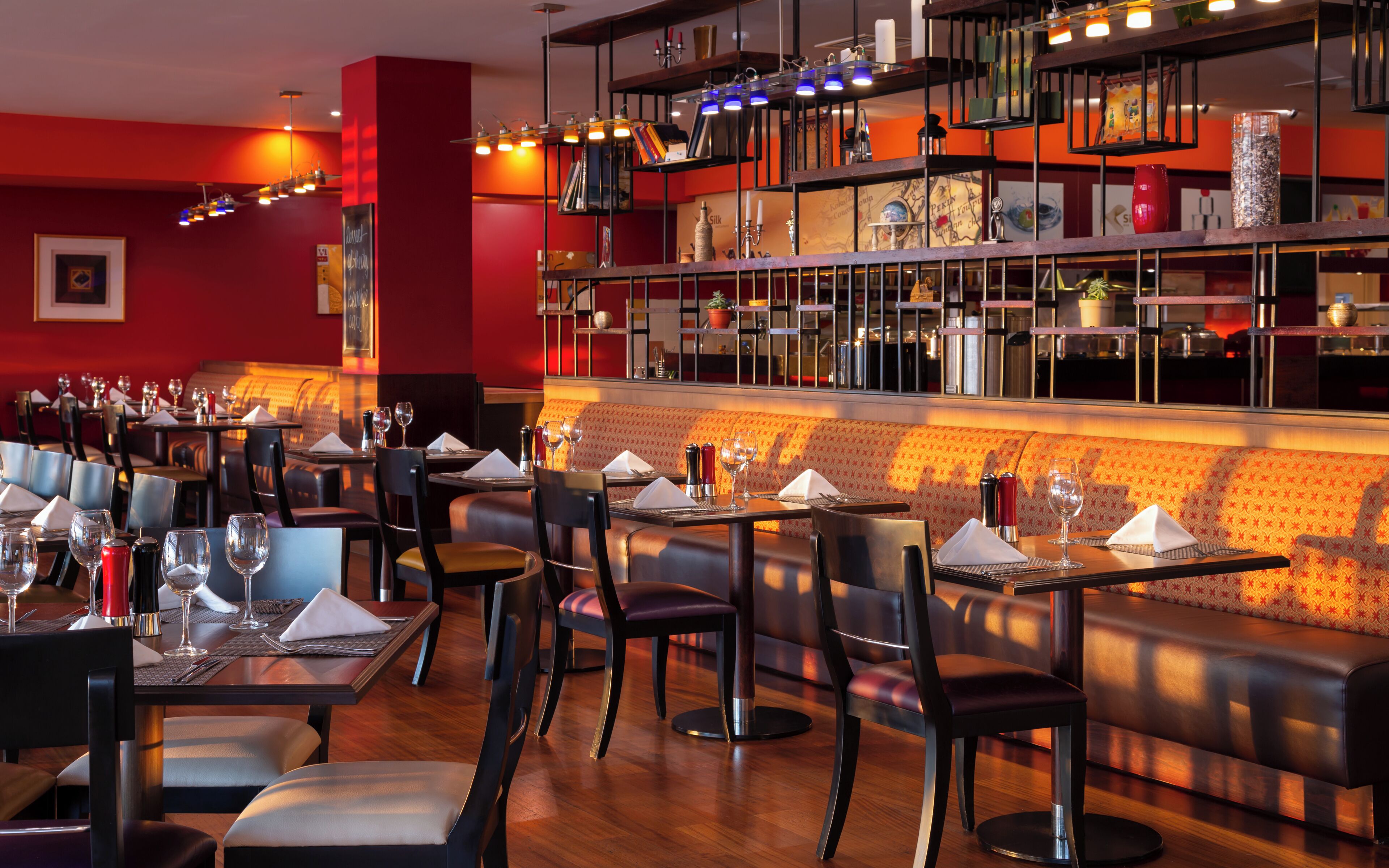 2 restaurants, breakfast, lunch, dinner served; international cuisine