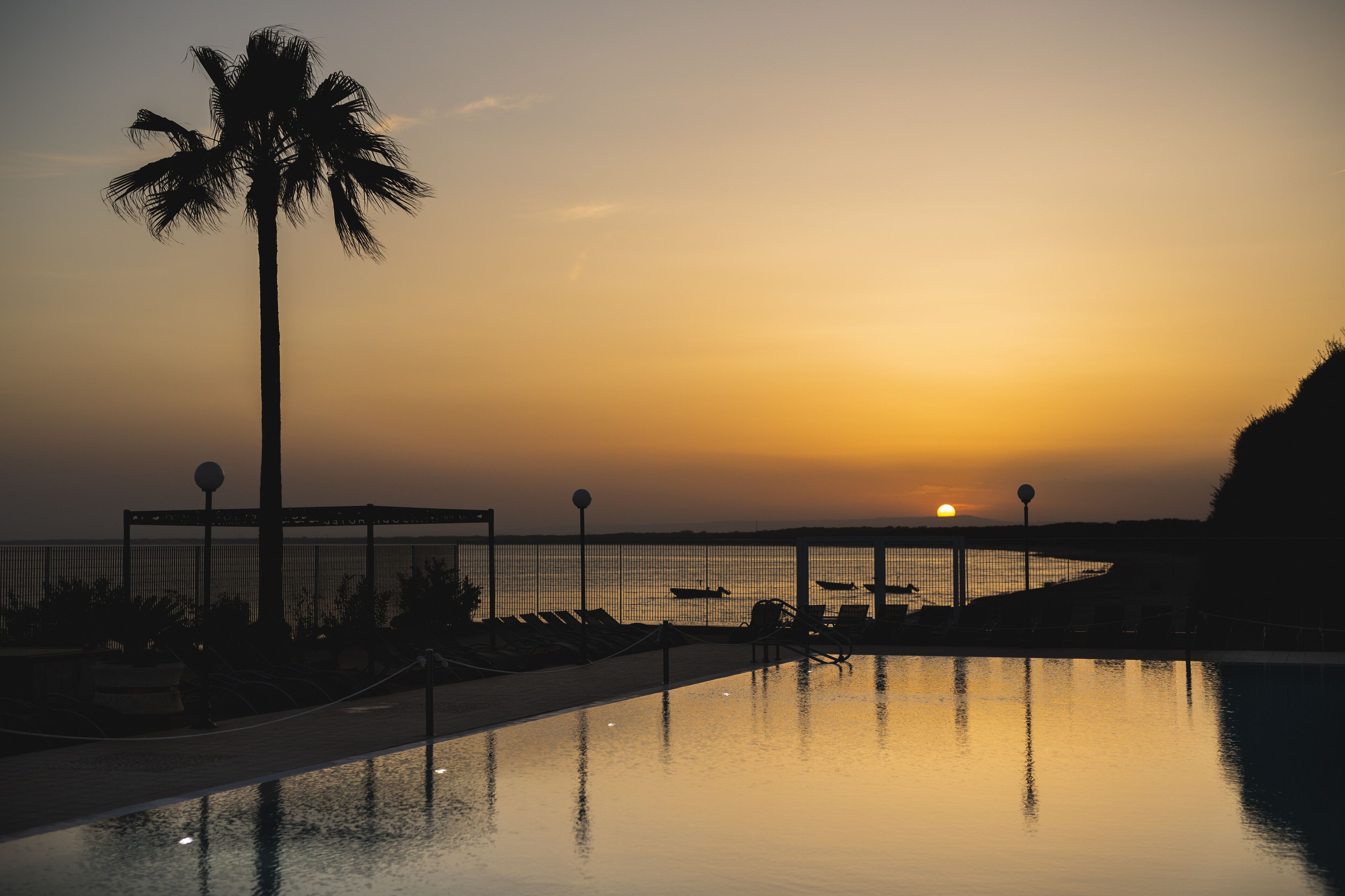 Außenpool, geöffnet von 09:30 Uhr bis 19:00 Uhr, Liegestühle