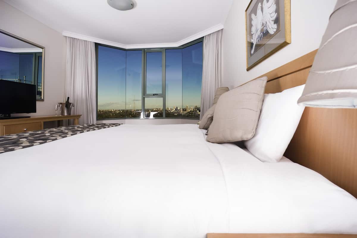 Apartment, 3 Bedrooms | 1 bedroom, in-room safe, desk, laptop workspace