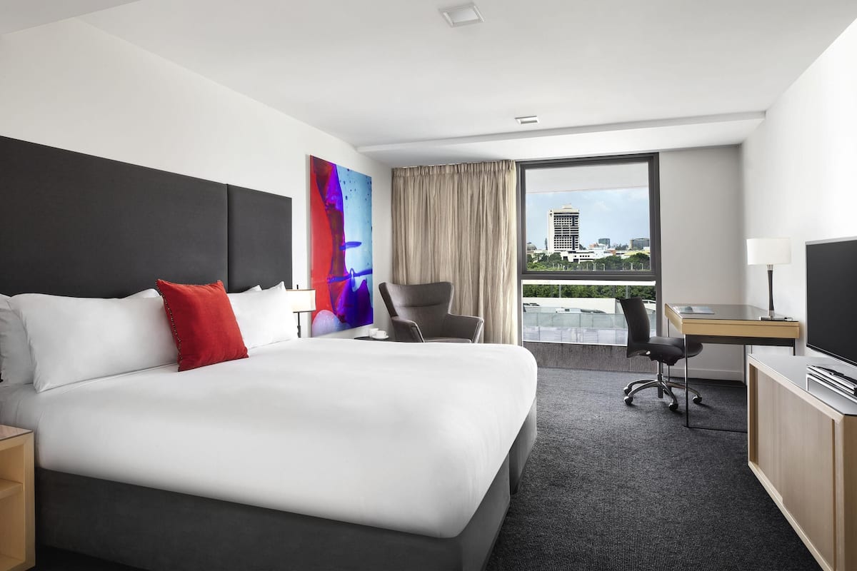 Studio, 1 Double Bed, City View | In-room safe, desk, blackout drapes, iron/ironing board