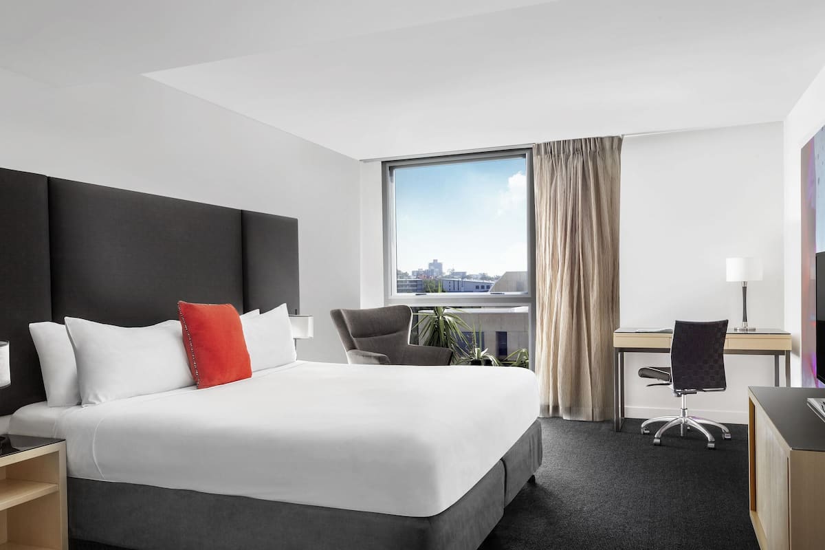 Room, 1 Double Bed (Hotel) | In-room safe, desk, blackout curtains, iron/ironing board