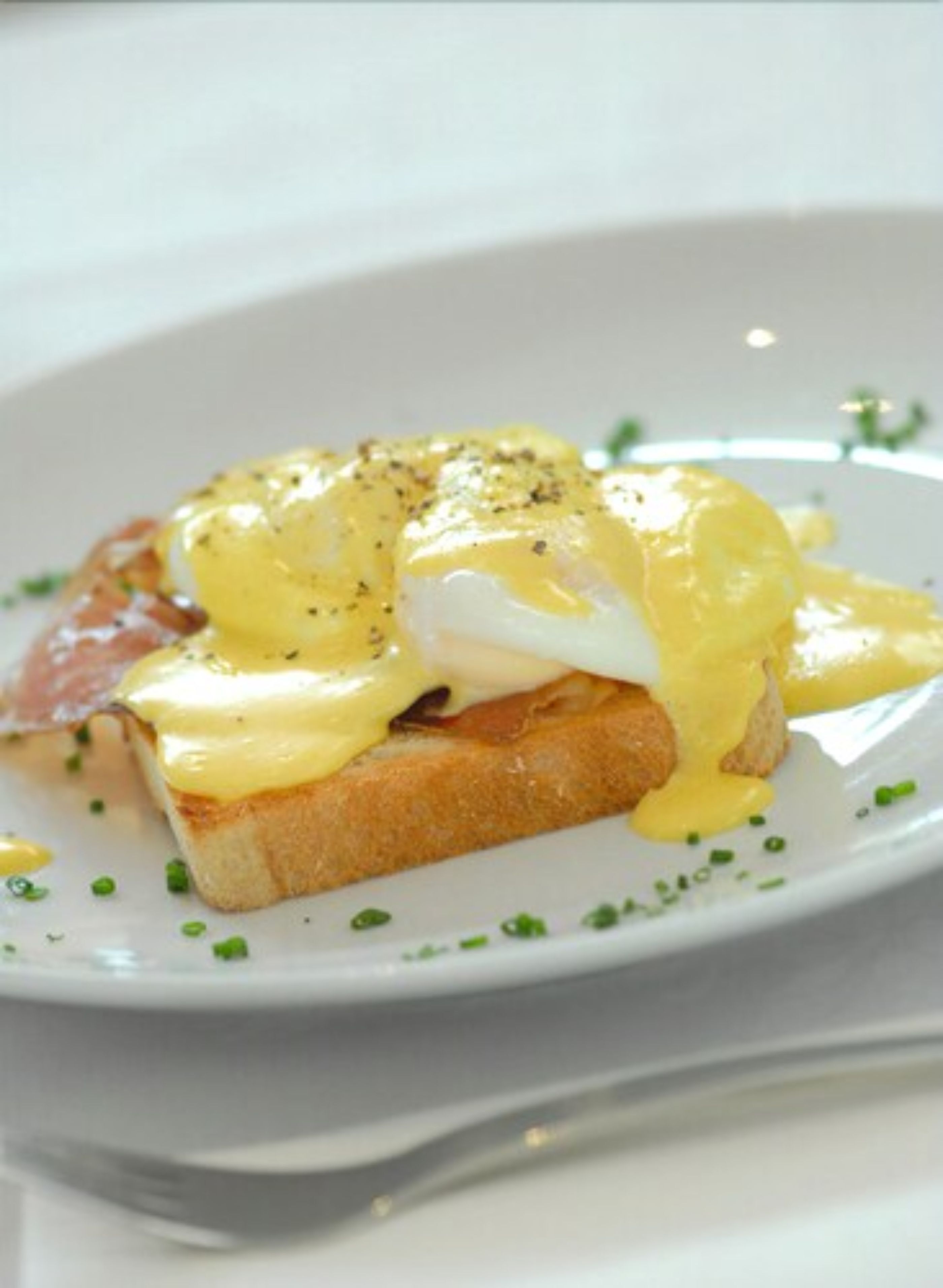 daily cooked-to-order breakfast for a fee