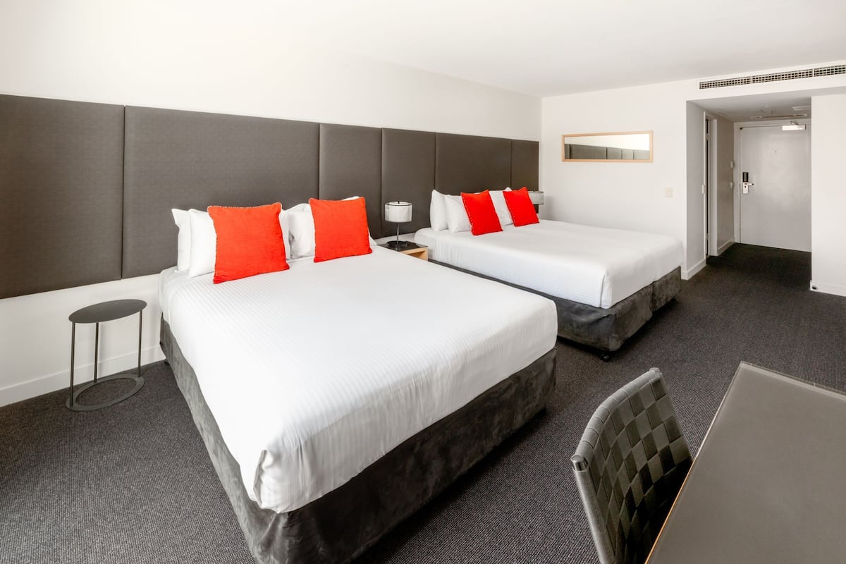 Studio, 2 Single Beds (Twin) | In-room safe, desk, blackout curtains, iron/ironing board