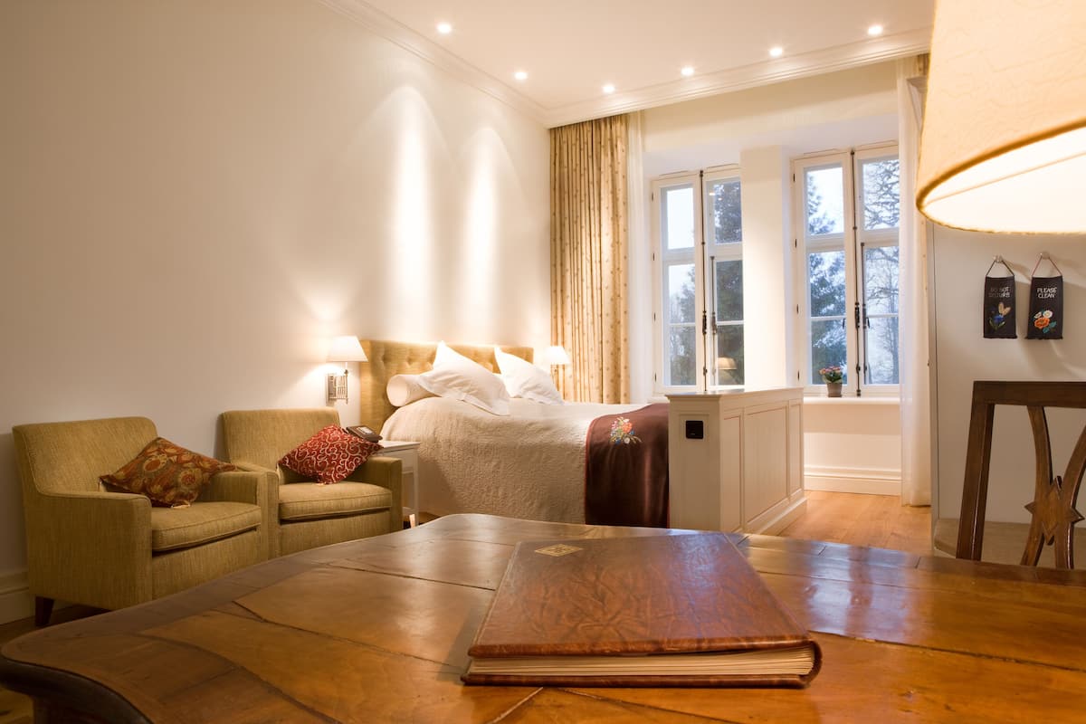Sábanas de algodón egipcio, ropa de cama de alta calidad y minibar