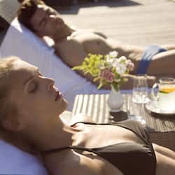 Sauna, hot tub, steam room, Turkish bath/hammam, body treatments