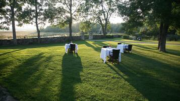 ์ผ์ธ ์๋น