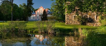 Padaste Manor