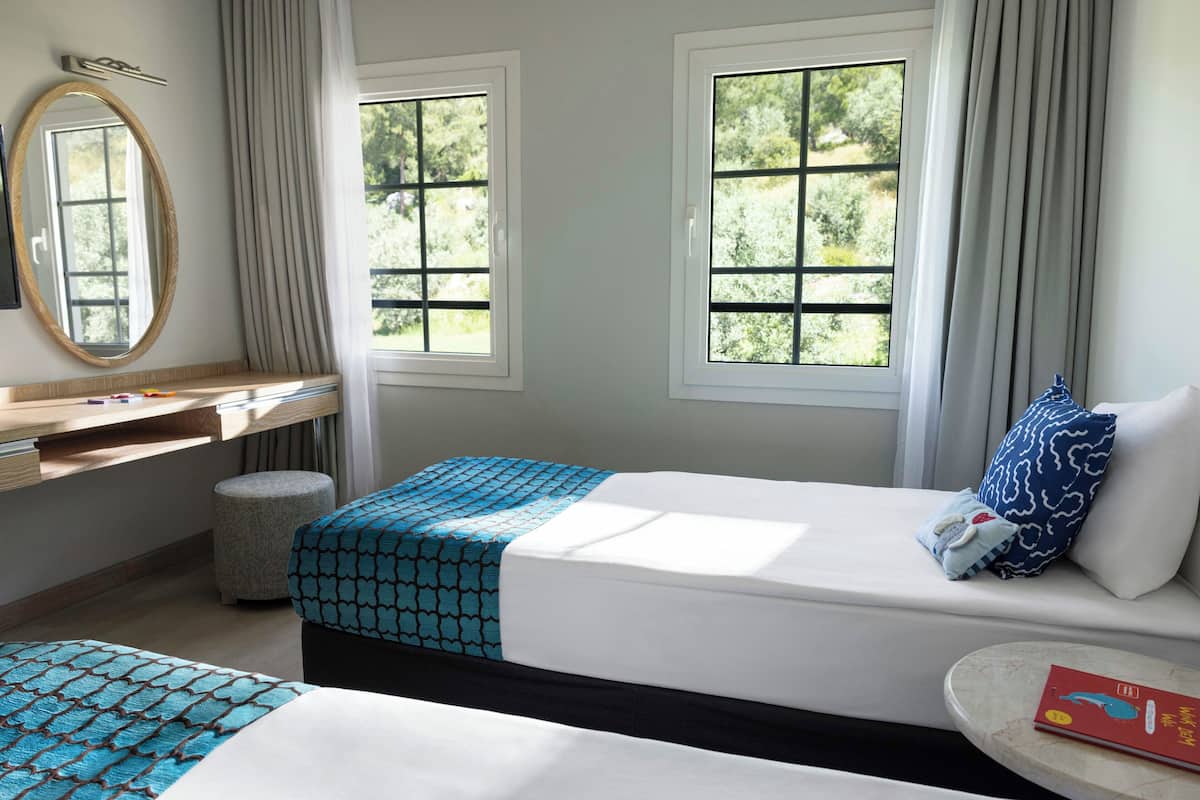 1 bedroom, premium bedding, down duvets, Tempur-Pedic beds