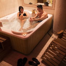 Bagno turco/hammam, trattamenti per il corpo, massaggi “deep tissue”