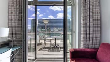 King connecting room w/ private terrace