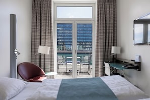Executive double room with a double bed or twin beds | Terrace/patio