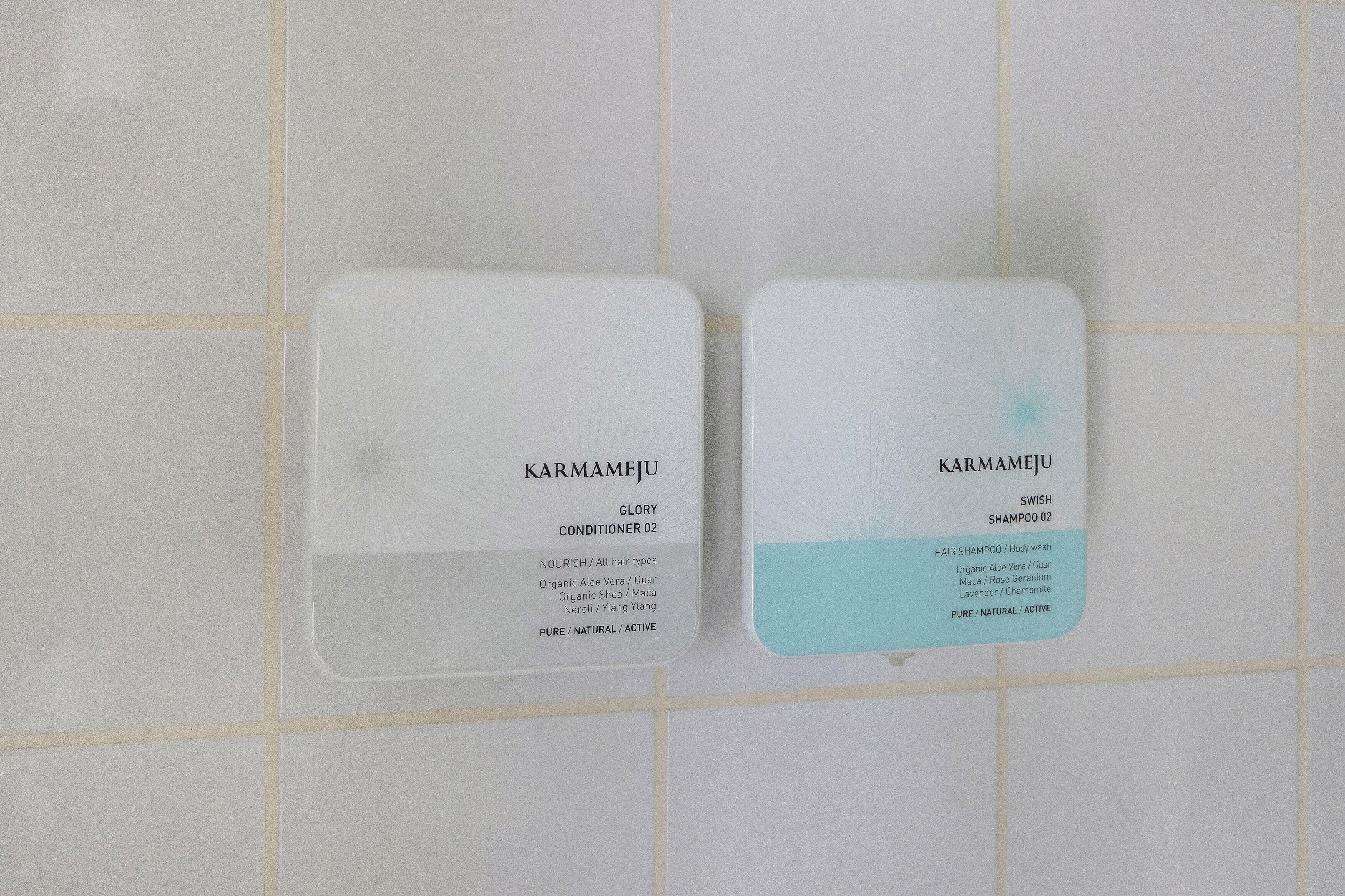 bathtub, free toiletries, hair dryer, towels