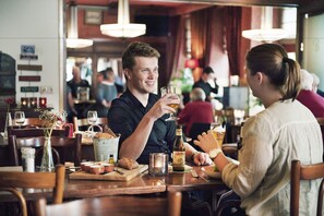 Bar (in der Unterkunft)