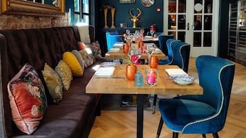 Daily buffet breakfast (EUR 17.50 per person)