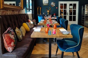 Daily buffet breakfast (EUR 17.50 per person) - Fletcher Boshotel de Lochemse Heuvels (Barchem)