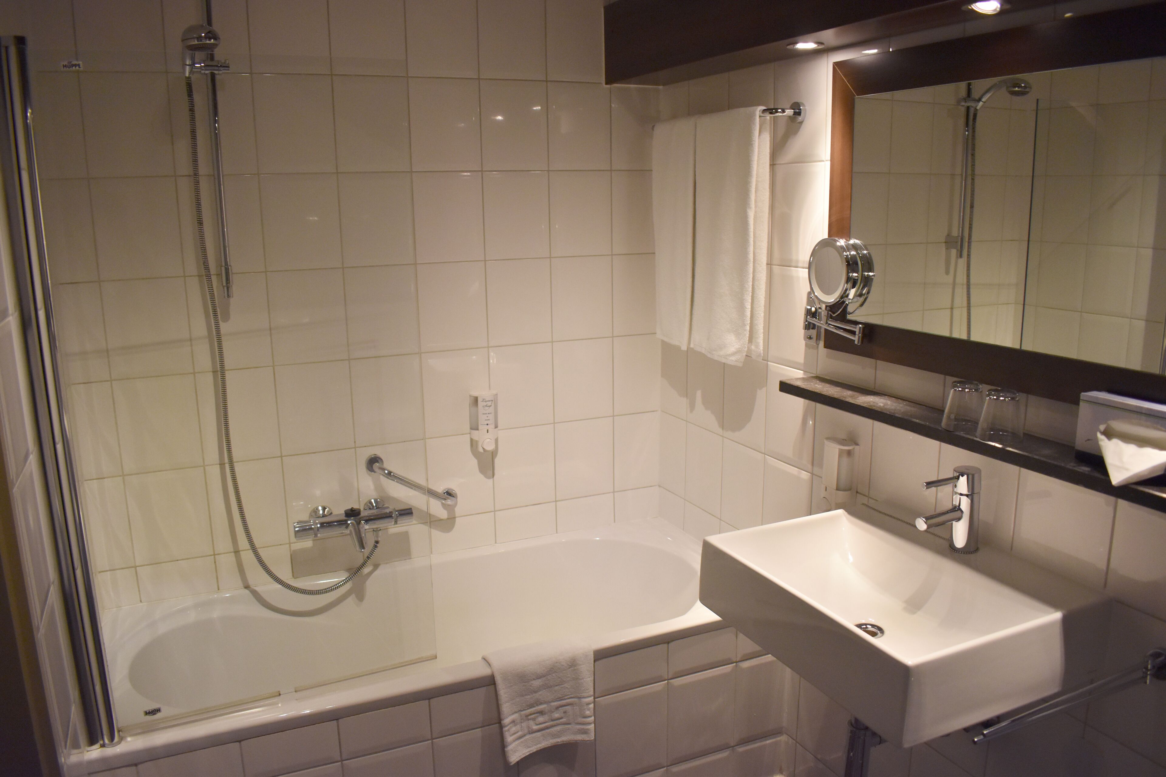 Luxury Double Room | Bathroom | Eco-friendly toiletries, hair dryer, towels