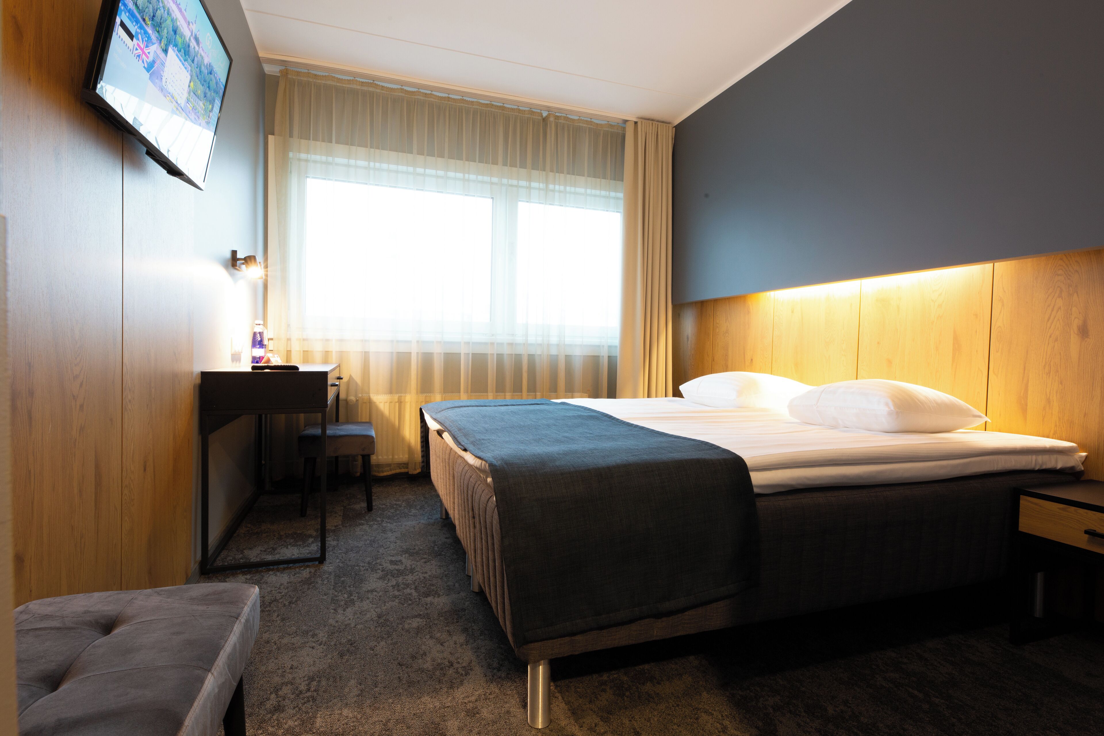 Superior Double Room | Desk, laptop workspace, blackout drapes, soundproofing