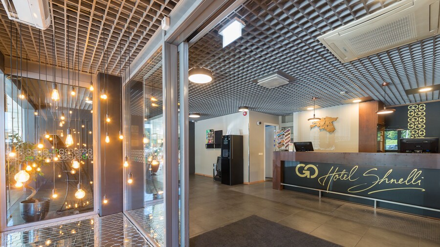 Go Hotel Shnelli