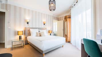 Superior Room, 1 Queen Bed, Non Smoking, Sea View | In-room safe, desk, soundproofing, iron/ironing board