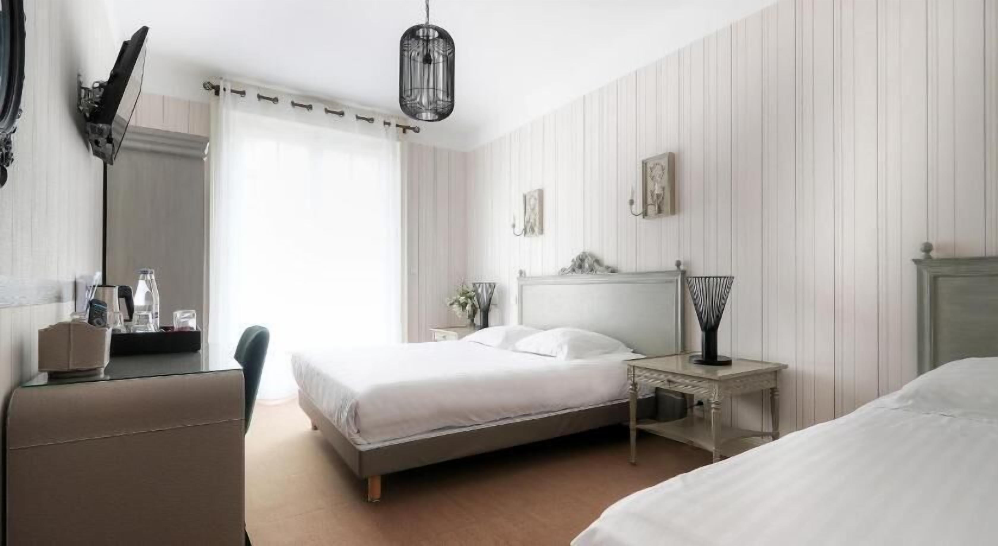 In-room safe, desk, soundproofing, iron/ironing board