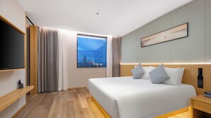 Hypo-allergenic bedding available, down comforters, pillowtop beds - Tian Ping Hotel (Shanghai)